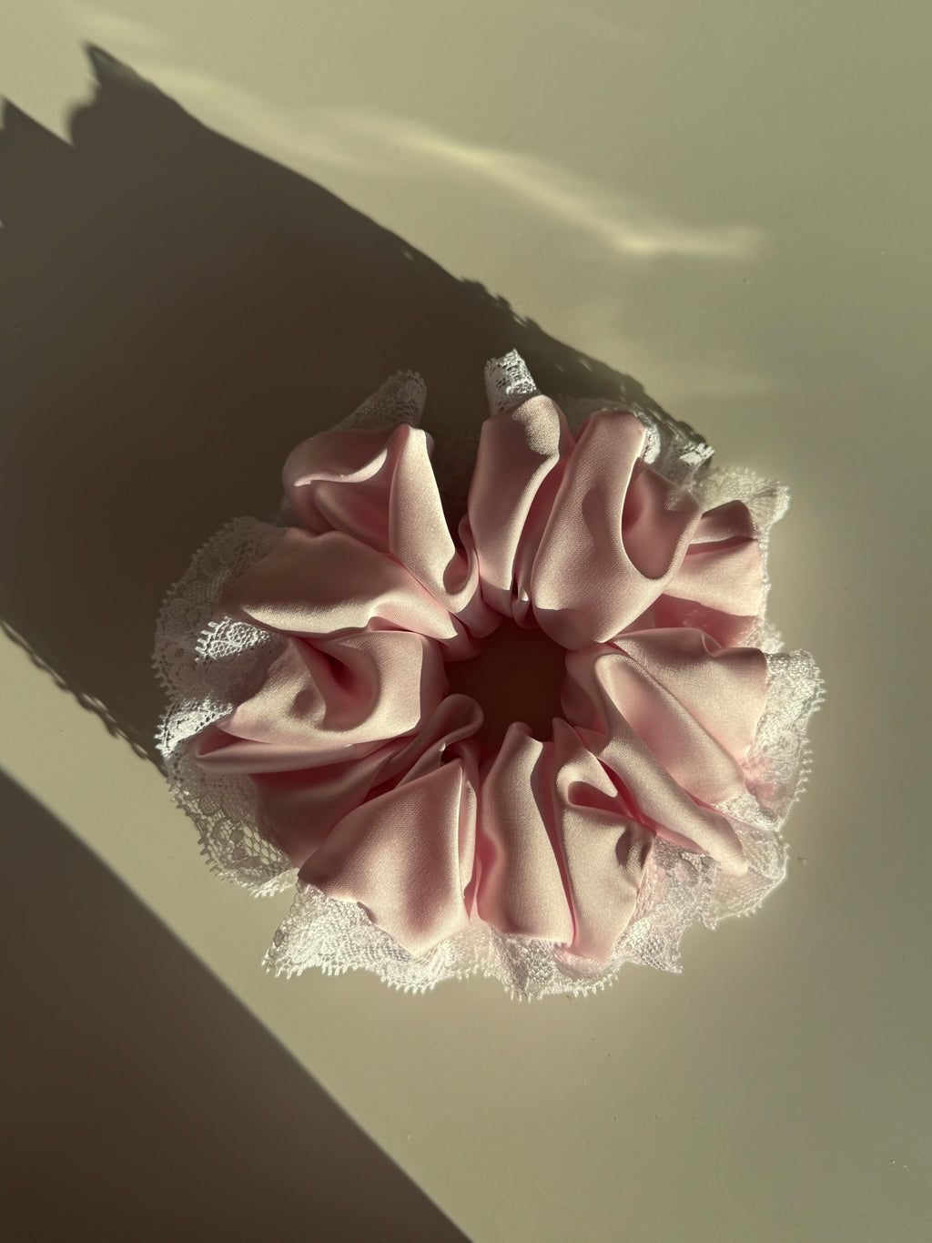 Scrunchie Powder Lace