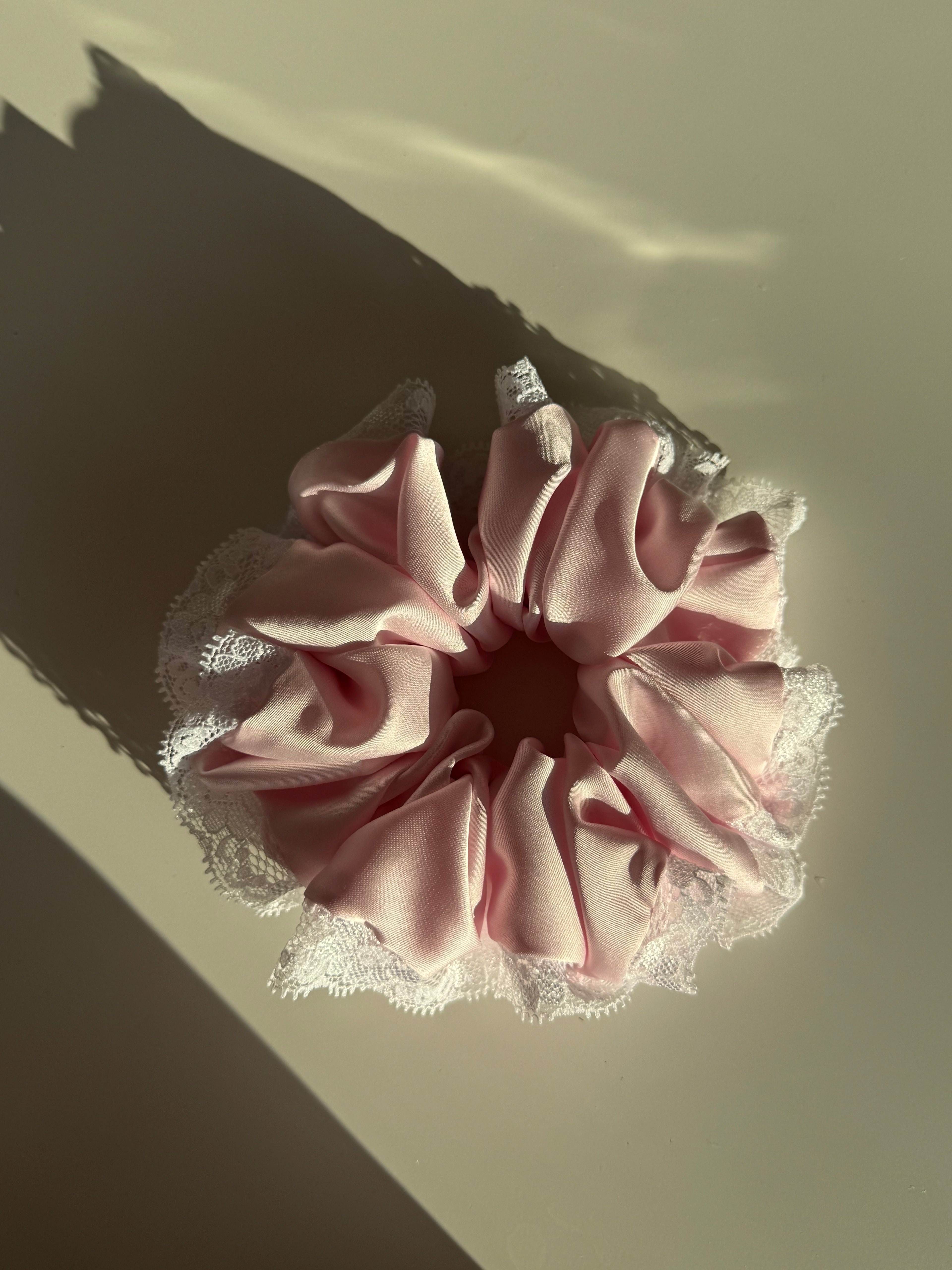 Scrunchie Powder Lace