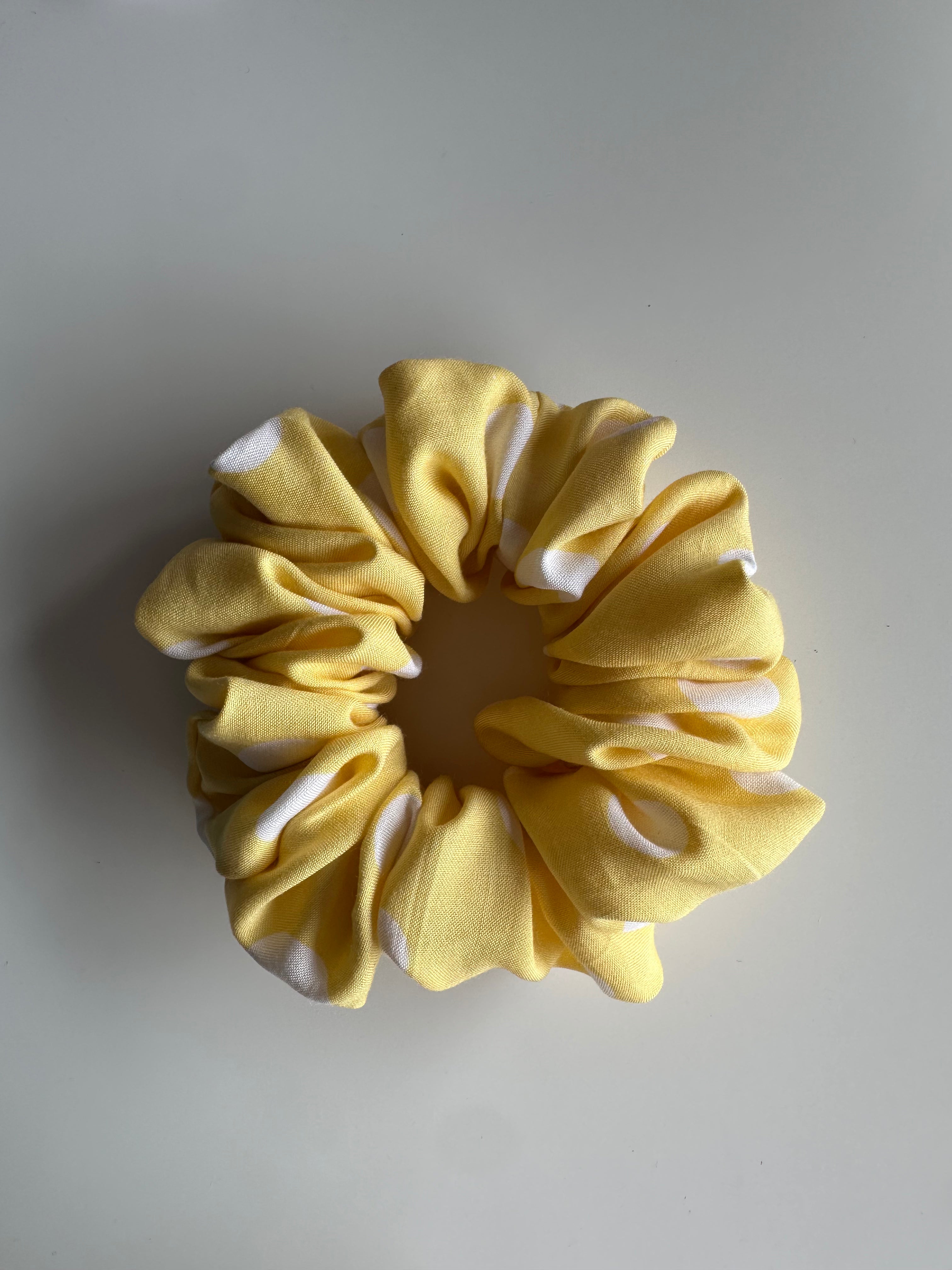 Scrunchie Butter Dots
