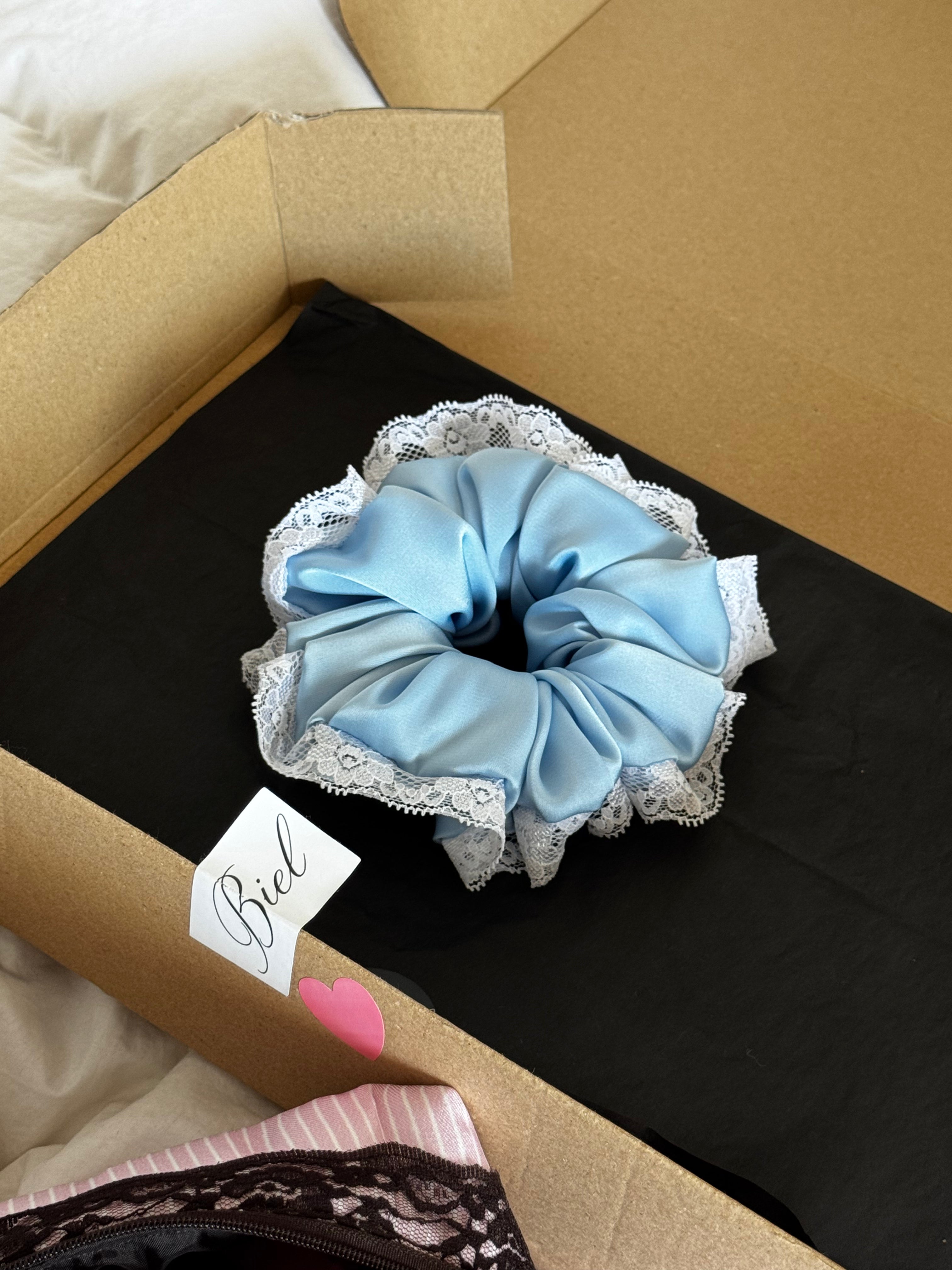 Scrunchie Baby Blue Lace