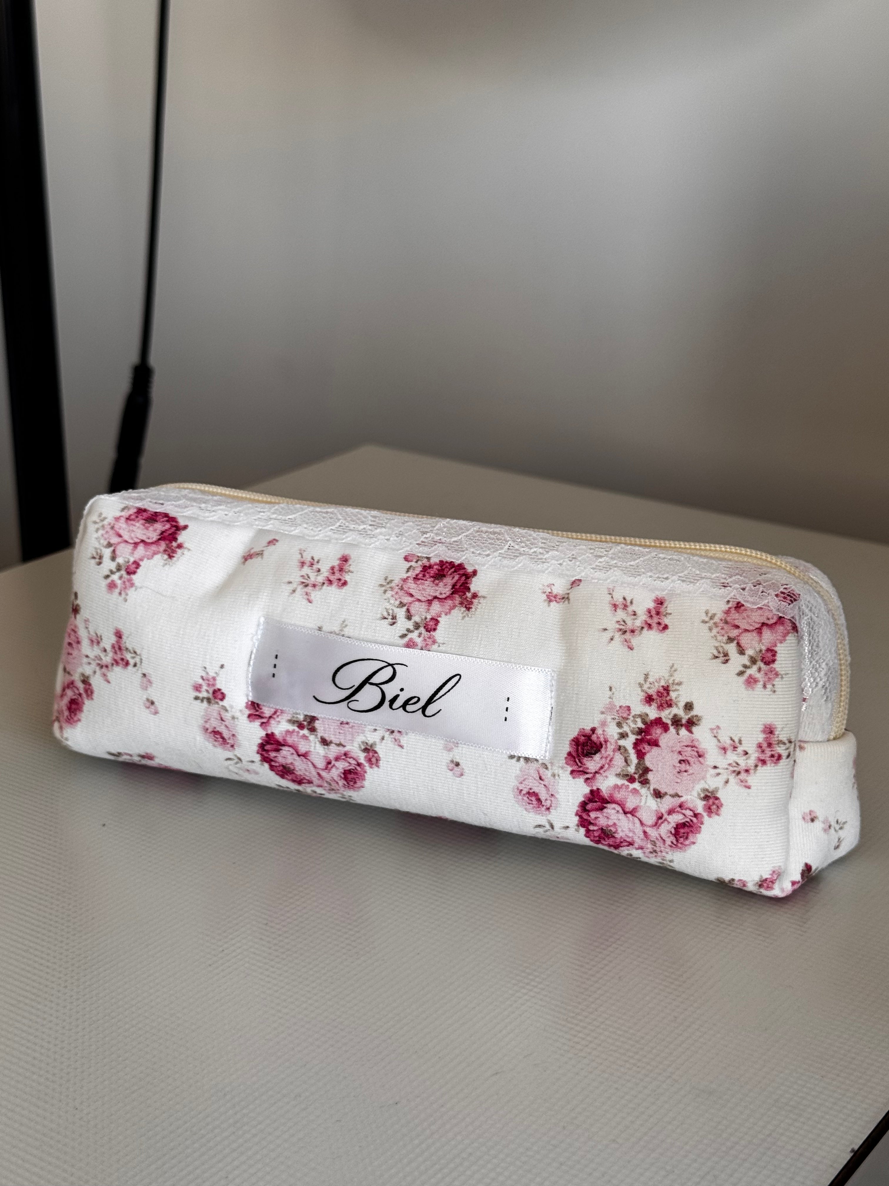 Piórnik/ case All Rose 🌹