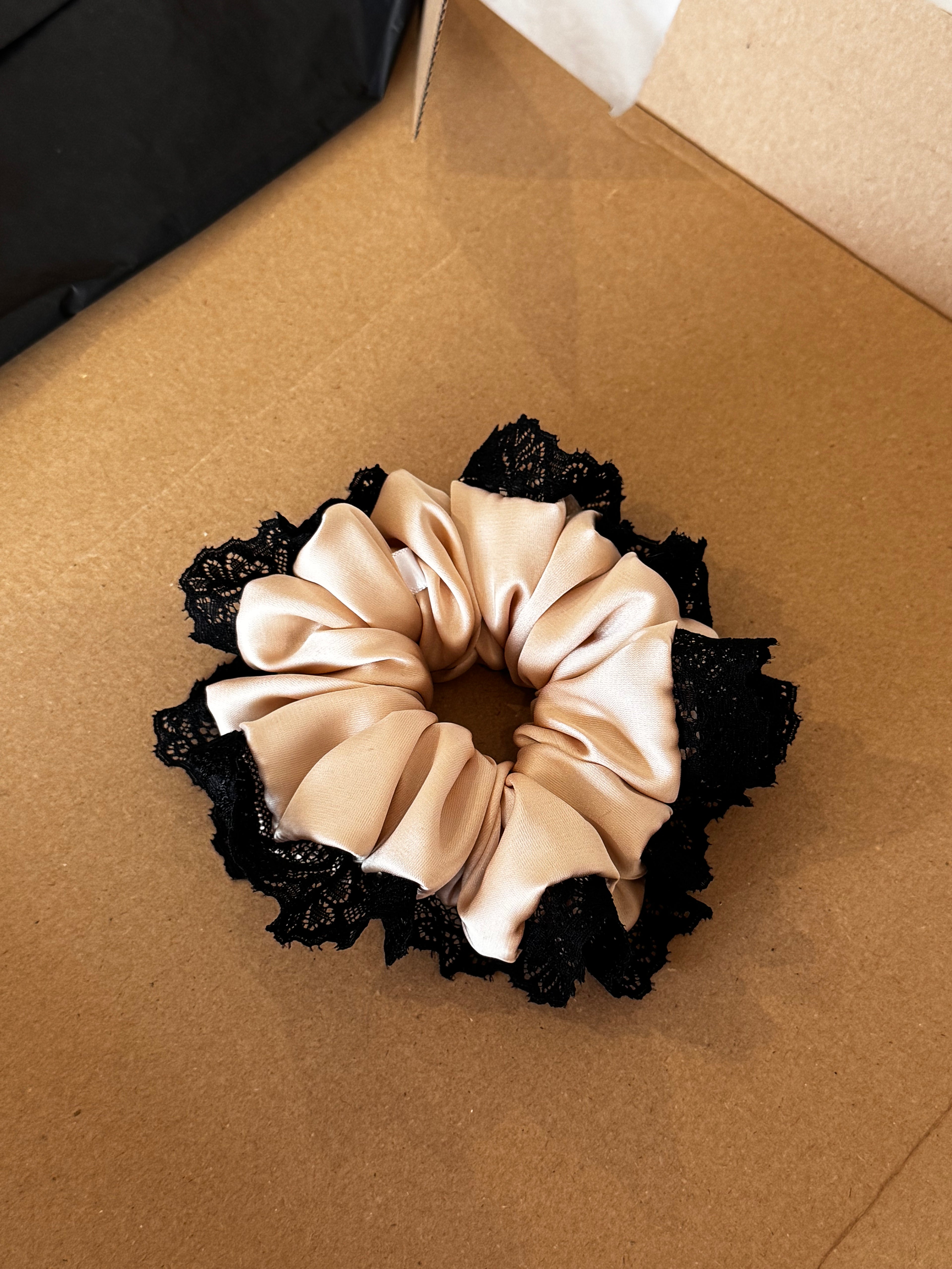 Scrunchie Parisian Night