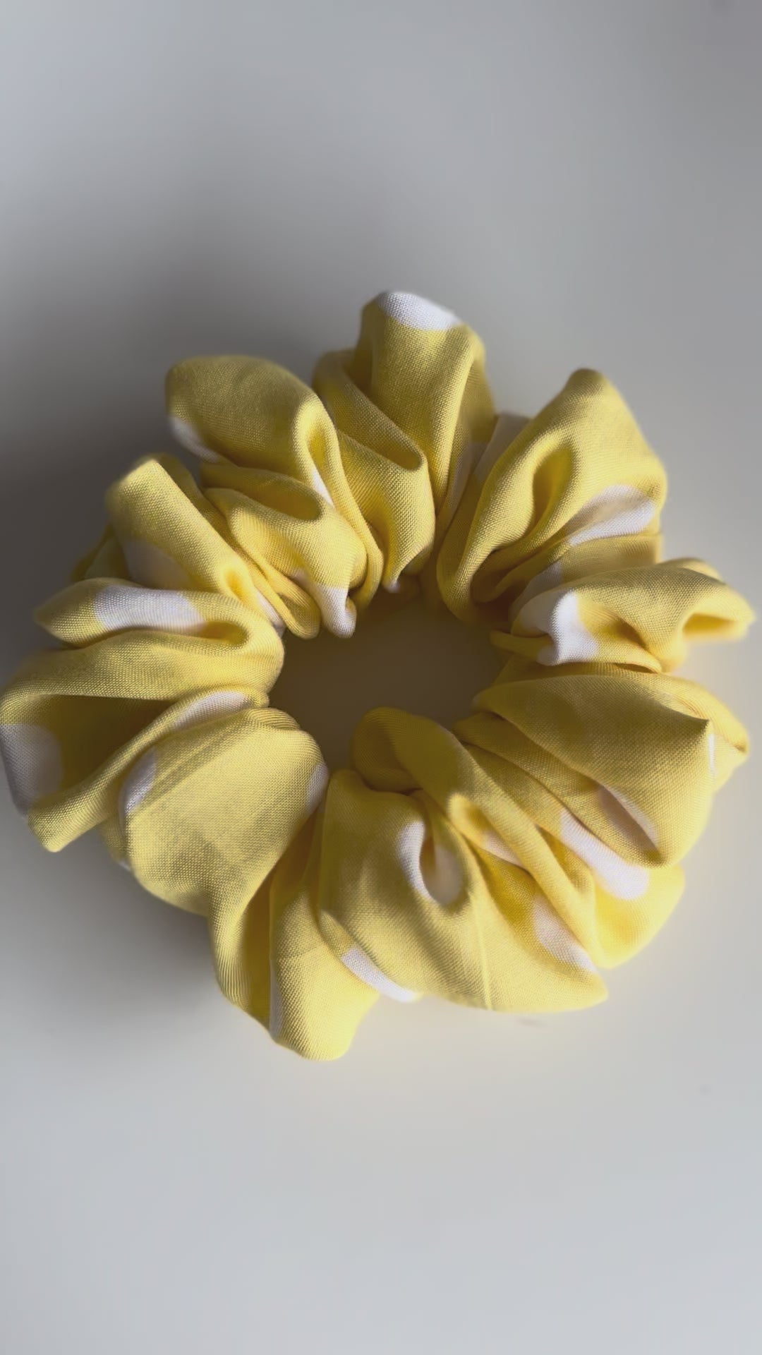 Scrunchie Butter Dots